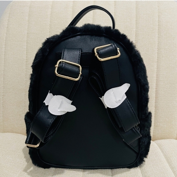 ❎️‼️SALE‼️❎️ 🖤Juicy Couture, let's get cozy black Furry Liquorice Backpack 🖤 - Picture 8 of 10